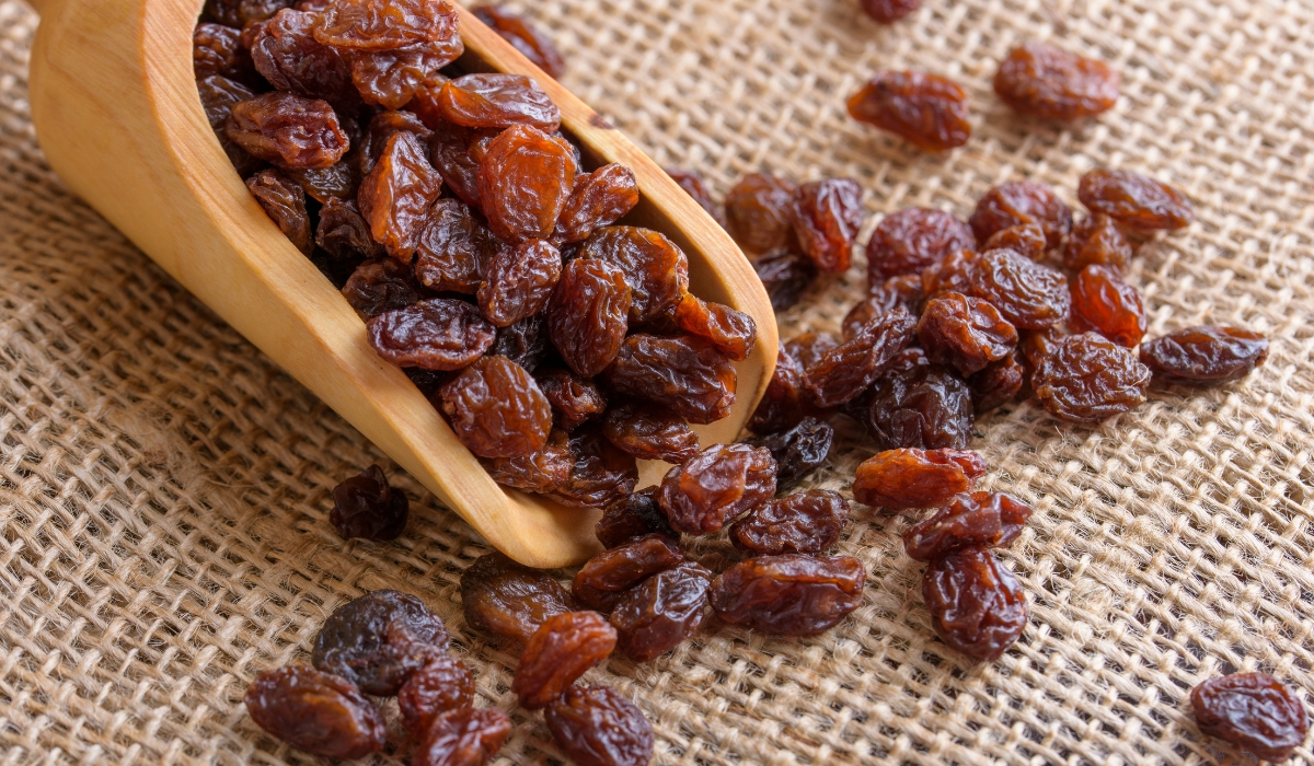 Raisins and Heart Health: The Overlooked Benefits and How Much to Eat